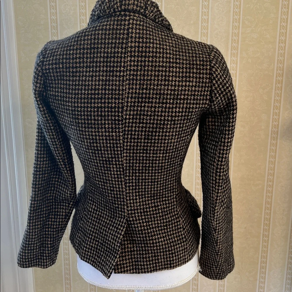 Anne Fontaine Black and Brown Houndstooth Ruffle-Trim Knit Blazer - Picture 3 of 5